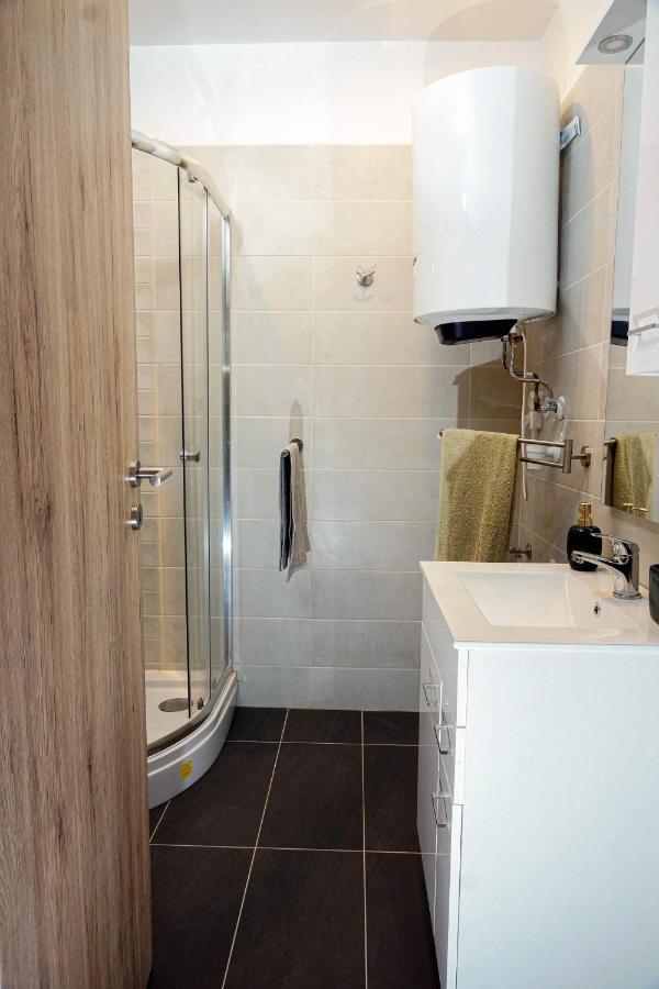 Alpok-Spirit Apartment - Велем Екстериор снимка